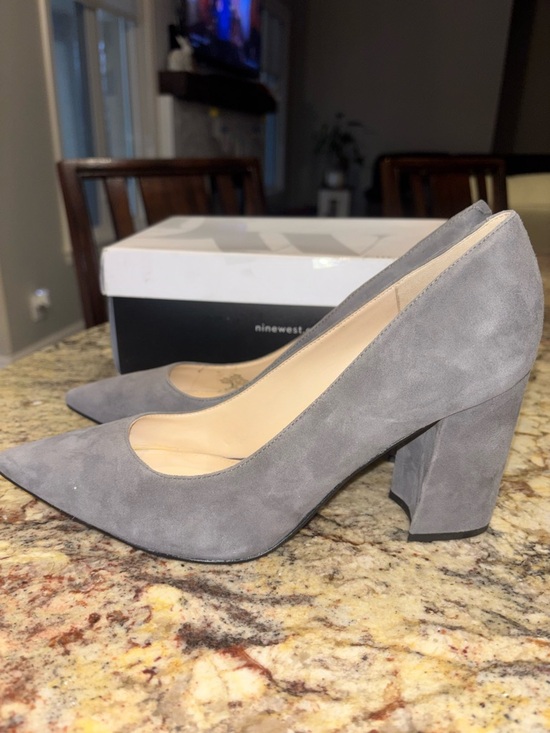 Nine West Gray Heels NIB - Picture 3 of 10